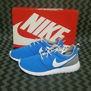 Final price New Nike Roshe One
